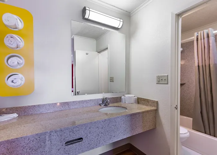 6-mount Vernon, Il Hotel 3*