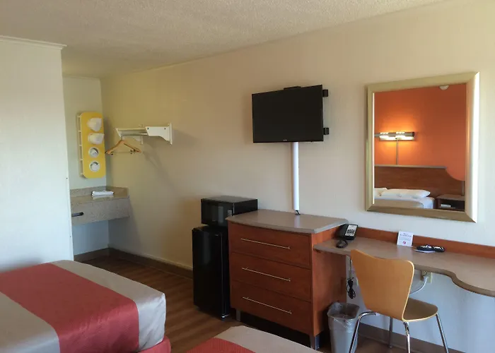 6-mount Vernon, Il Hotel 3*